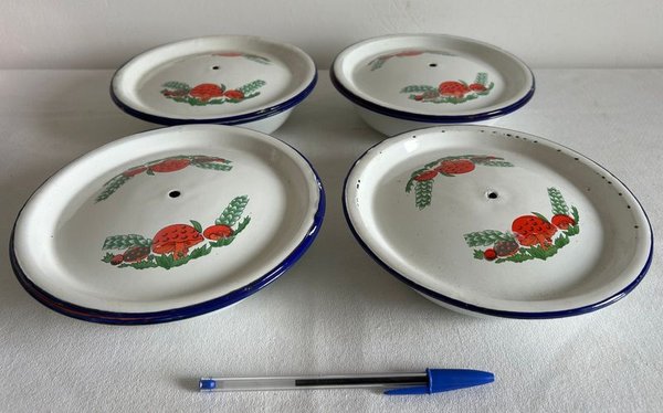 Set de 4 Bowls Esmaltados Blancos con Tapa y Diseño de Frutas Rojas y Hongos
