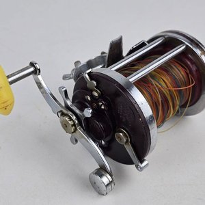 Reel de Pesca Rotativo Penn Squidder 140M con Manual y Caja - imagen 4