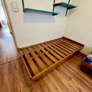 Cama de 1 Plaza en Madera Maciza - Impecable Estado - imagen 6