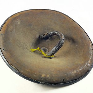 Escudo Decorativo Antiguo de 51 cm - imagen 4