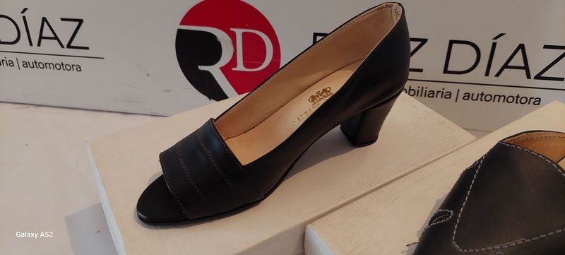 Zapatos de tacón alto de cuero - imagen 2