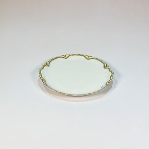 Lote siguiente: Plato de Porcelana Francesa Haviland Limoges con Guarda Dorada y Espigas