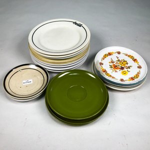Lote anterior: Lote de Platos Variados: Coca-Cola, Vintage y Modernos