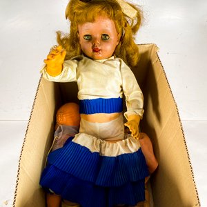 Lote de Muñecas Antiguas Vintage con Patines - imagen 3