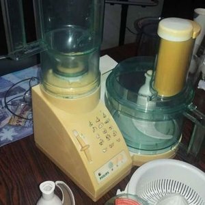 Lote anterior: Lote- Multiprocesadora Philips con licuadora y exprimidor.