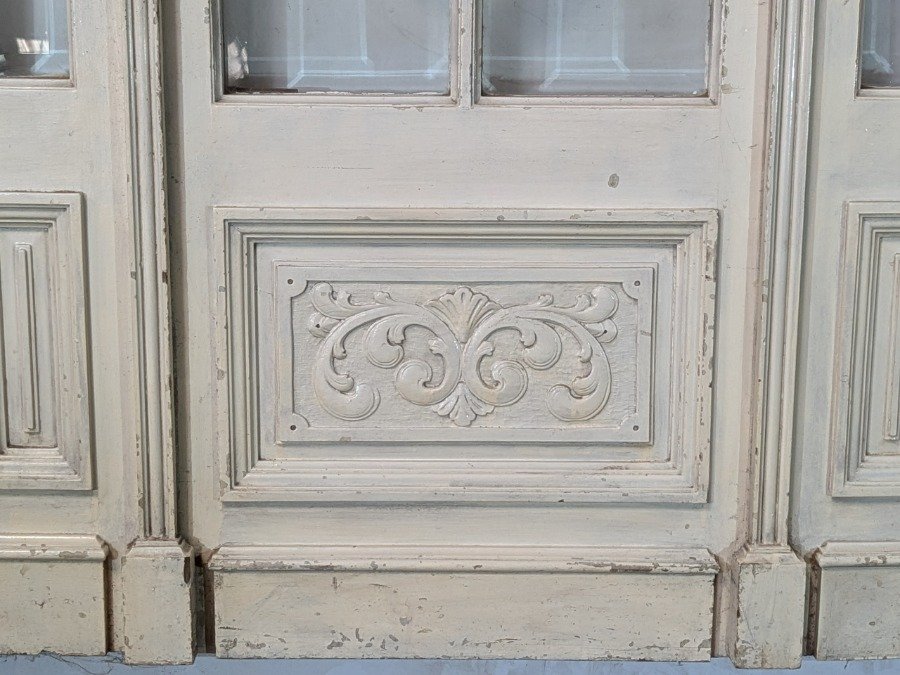 Puerta antigua con diseño de pinotea y vidrios biselados - imagen 13