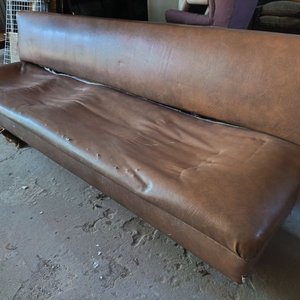 Gran Sillón de 4 Cuerpos Marrón con Detalles - imagen 3