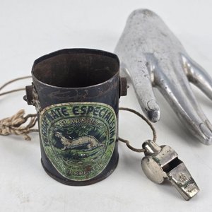 Mini Lata de Yerba Arminio y Silbato Metálico - imagen 2