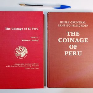Lote siguiente: Dos libros en tapa dura sobre numismática peruana: "The Coinage of El Perú" y "The Coinage of Peru"