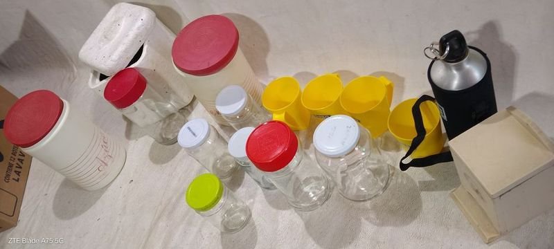 Colección de recipientes y contenedores de vidrio y plástico - imagen 3
