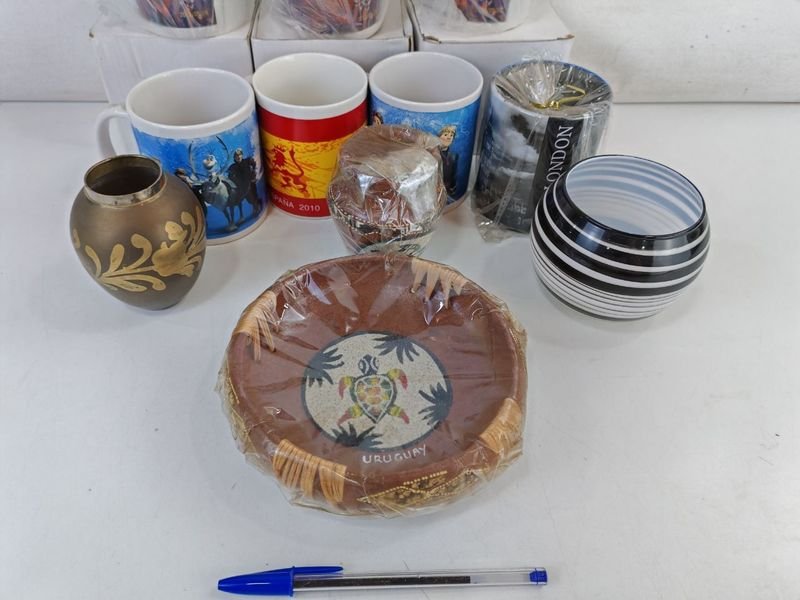 Colección de Tazas, Porta Lapices y Adornos - imagen 3