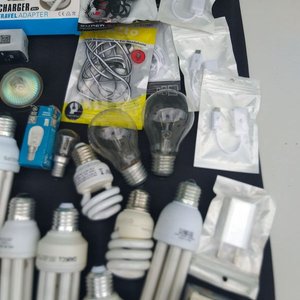 Lote de Lámparas y Accesorios Eléctricos - imagen 3