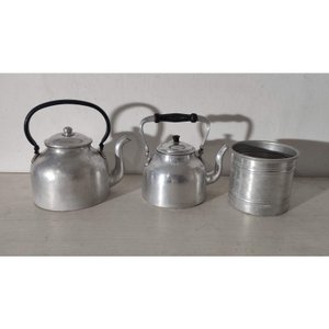 Lote siguiente: Dos Calderas de Aluminio y Tarro sin Tapa