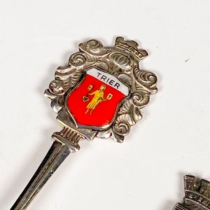 Tres Cucharitas de Plata Inglesa con Esmalte y Escudos de Ciudades - imagen 4
