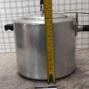 Olla a Presión Antigua de Aluminio - Capacidad Aprox. 5 Litros - imagen 5