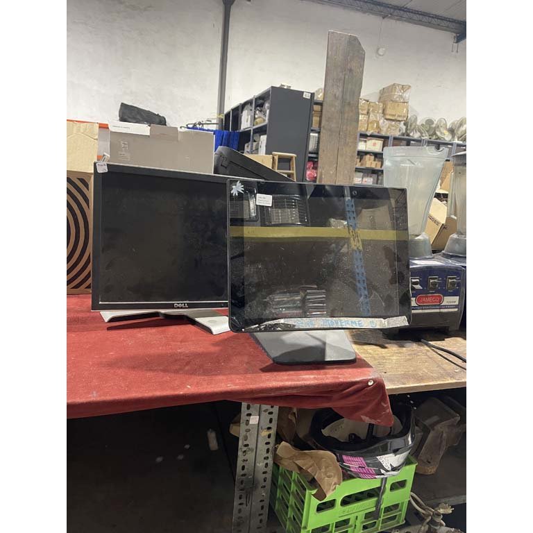 Lote de 2 Monitores Dell, Mouse y 2 Teclados
