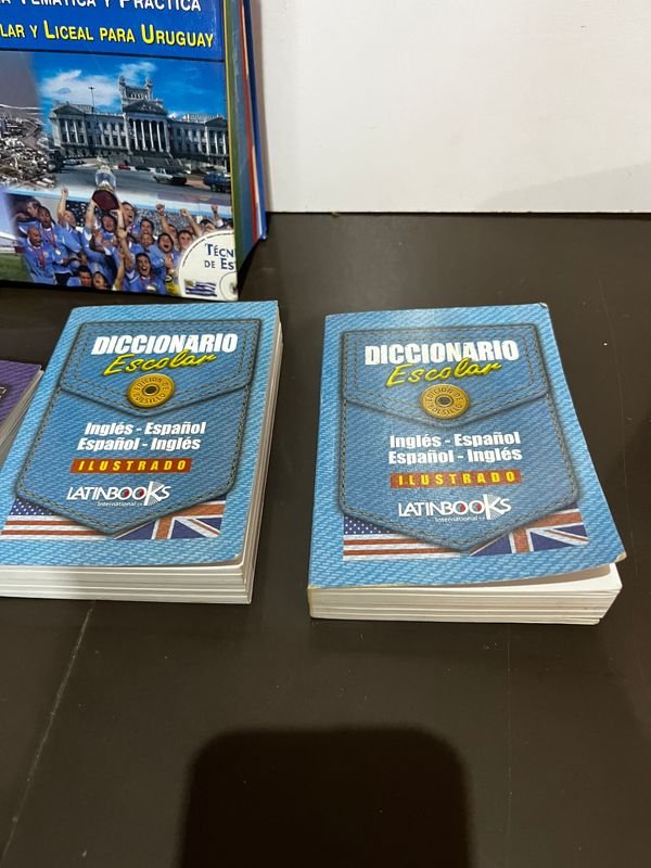 Lote variado de libros y accesorios para la educación - imagen 6