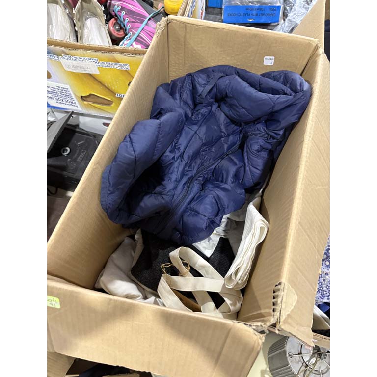 Lote siguiente: Lote de Ropa Varia en Venta