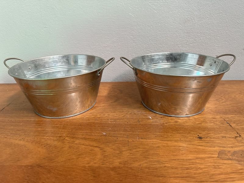 Lote siguiente: Cubos de Metal Galvanizados en Excelente Estado
