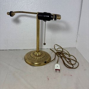 Lámpara de Mesa Clásica en Bronce con Doble Brazo - imagen 12