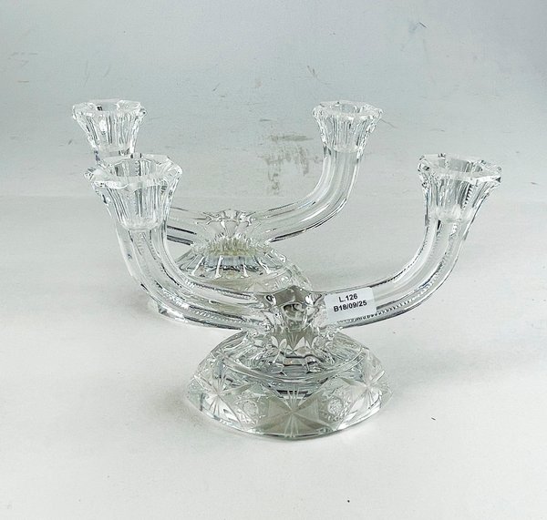 Lote siguiente: Candelabros de cristal bohemia en excelente condición