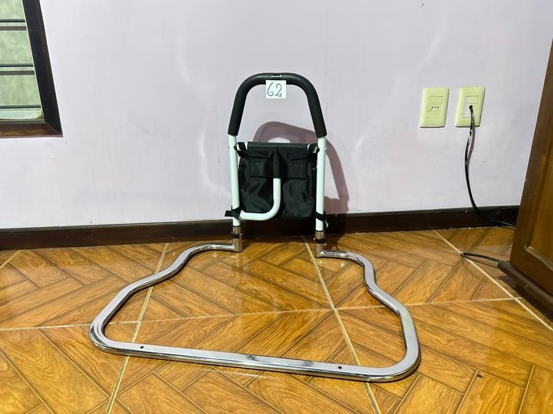 Lote anterior: Muebles de Cama y Accesorios