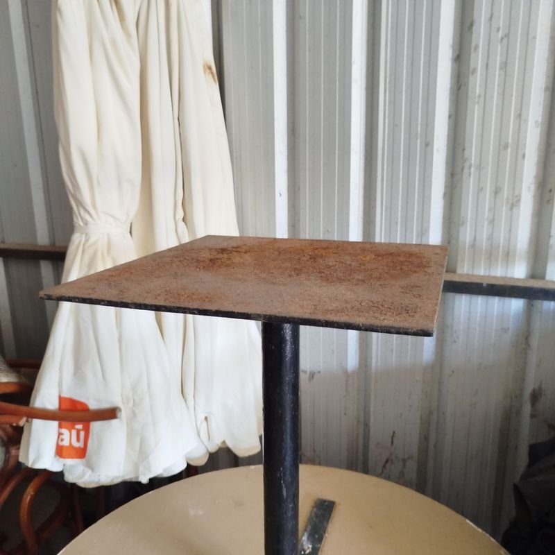 Muebles de Mesa y Sillas en Buena Condición - imagen 5