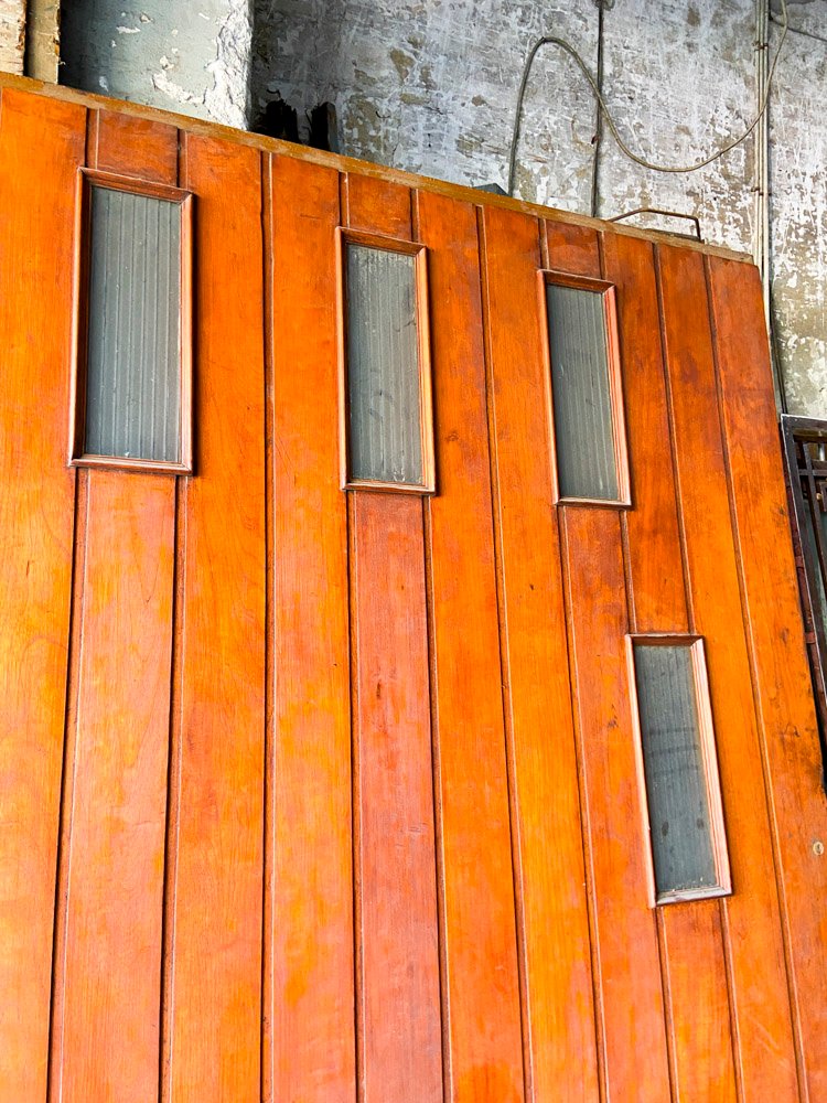 Puerta basculante usada con motor - imagen 3