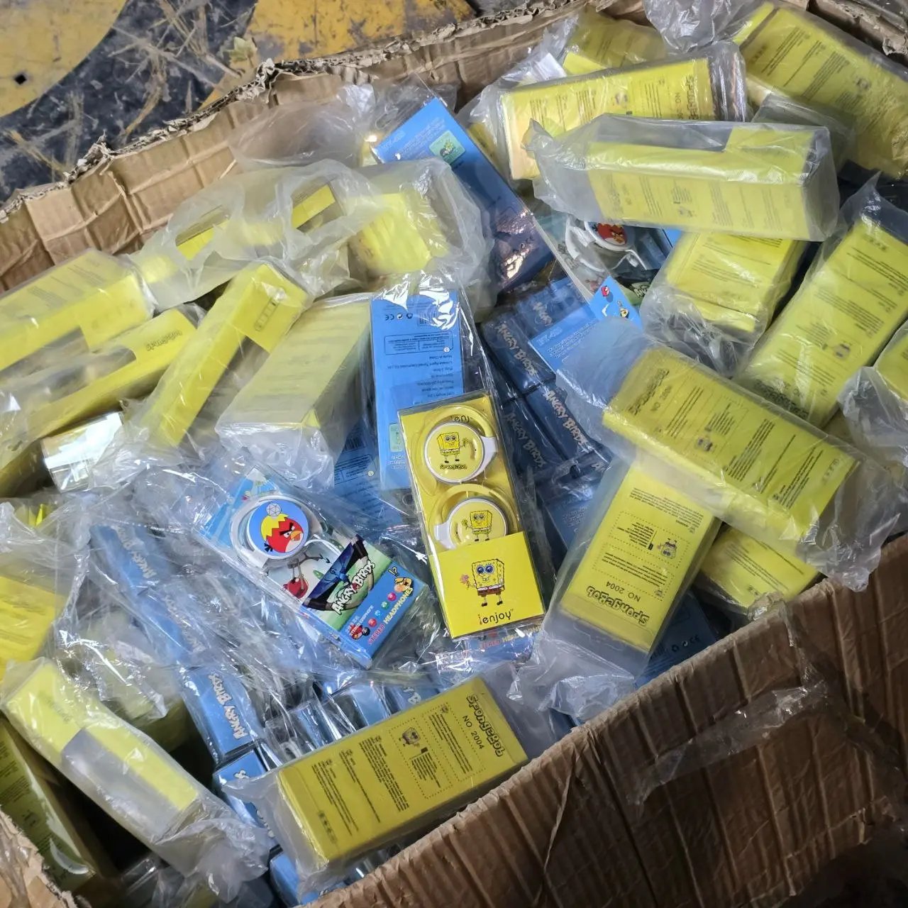 Ofertas de Auriculares con Temas de Angry Birds y SpongeBob - imagen 2