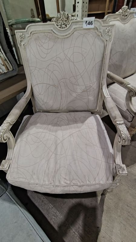 Sillon estilo Luis XV de color gris
