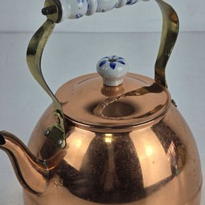 Tetera de Cobre con Mango de Cerámica Azul y Blanco - imagen 3