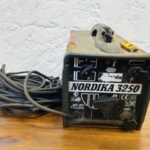 Lote #034 – Soldadora eléctrica Telwin – Nordika3250 - imagen 1