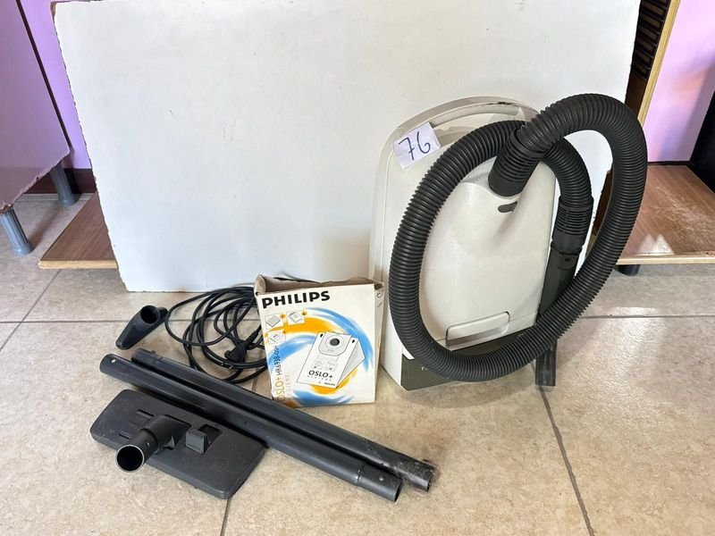 Aspiradora Philips con bolsa extra de repuesto - imagen 2