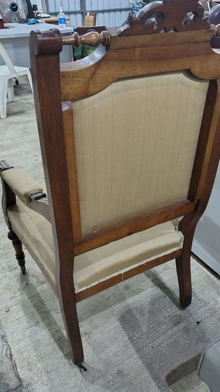 Silla estilo Luis XV en madera y tapicería - imagen 4
