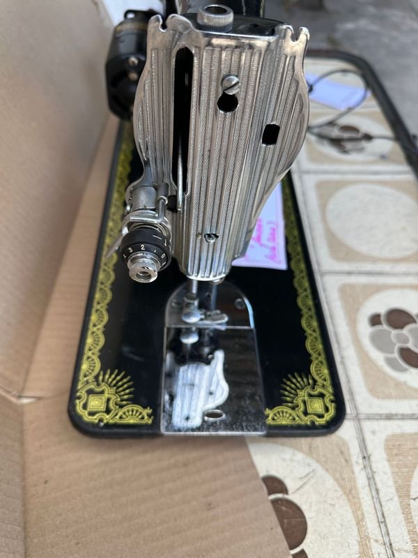 Maquina de coser Singer con Motor, falta correa - imagen 7
