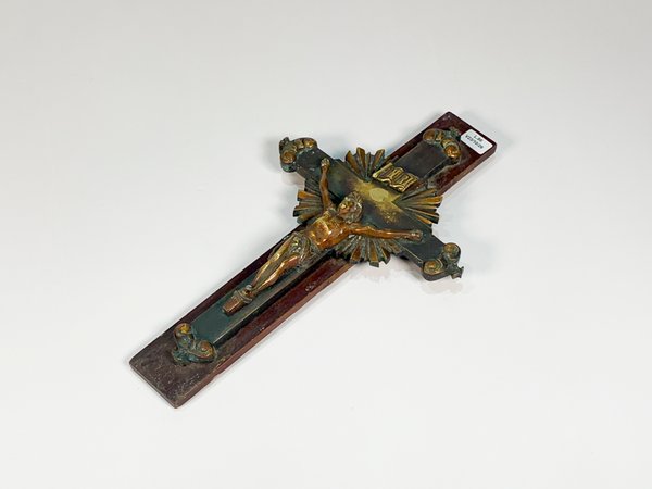 Crucifijo de Bronce sobre Tabla de Madera - imagen 1