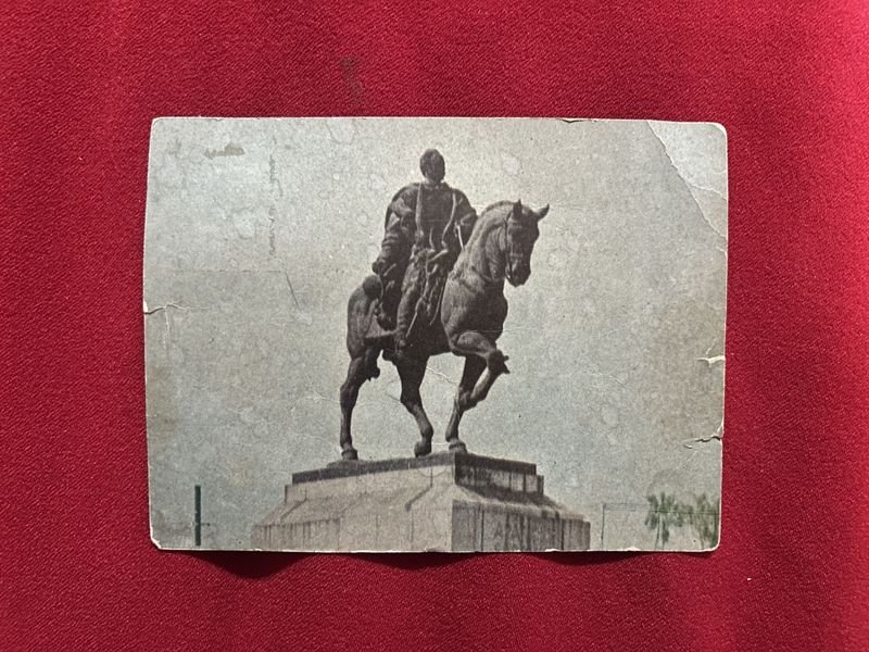Lote Aparicio Saravia: Postal Monumento, Prendedor Caballo y Pañuelo