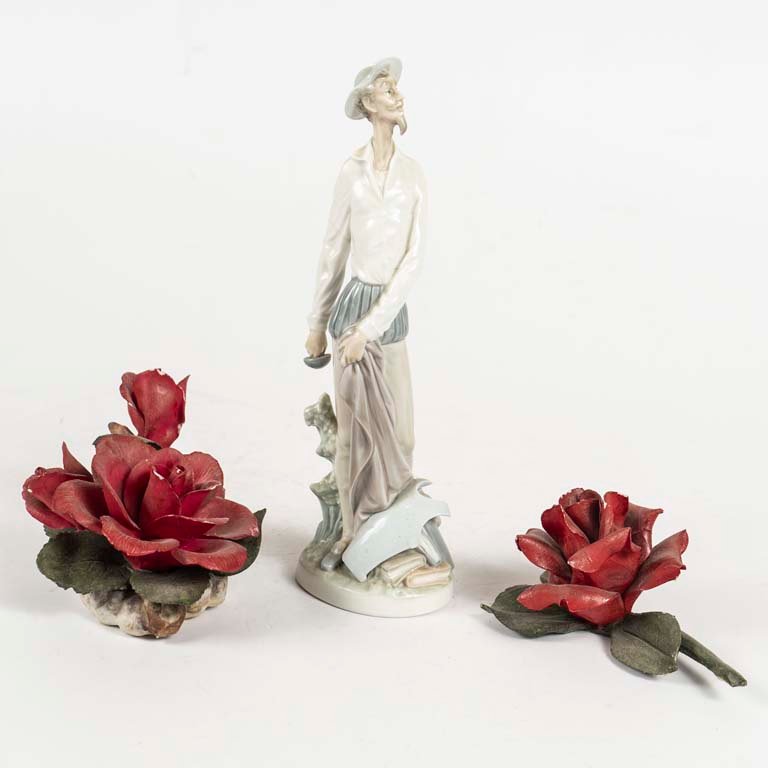 Lote anterior: Figura Quijote porcelana Lladró con avería e incompleta y adornos de porcelana flores