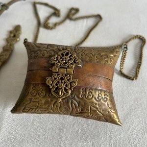 Lote de Piezas Decorativas y Utilitarias en Bronce y Cobre - imagen 5