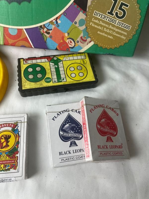 Juegos de mesa y cartas en buen estado - imagen 4
