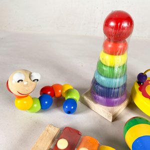Lote de 6 Juguetes Infantiles de Madera y Plástico con Diseño de Oruga y Xilofón - imagen 3