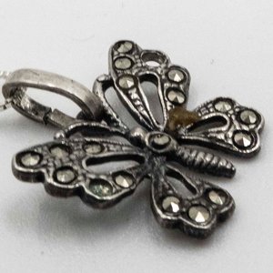 Colgante Mariposa de Plata con Marquesitas y Cadena - imagen 2