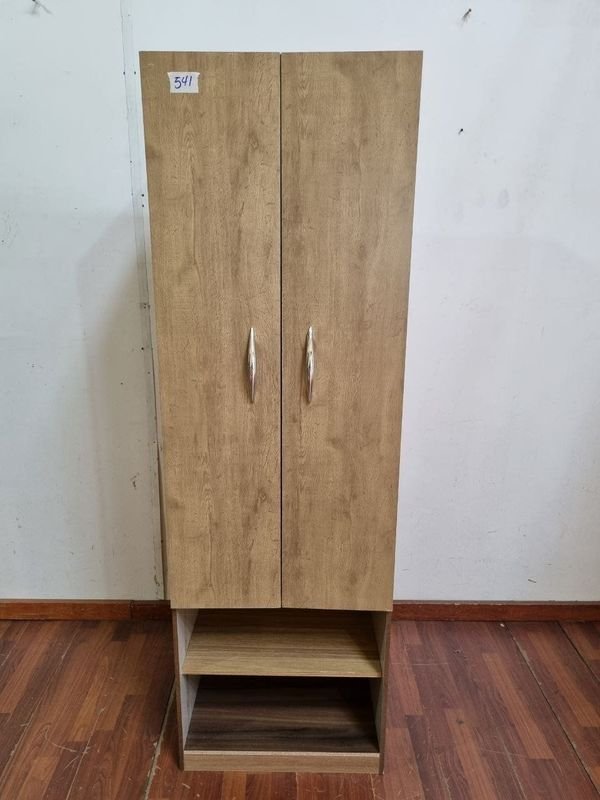 Mueble de Guardado con Puertas y Estantes, Madera Clara y Oscura