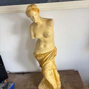 Escultura Clásica Venus de Milo en Yeso con Pátina - imagen 6