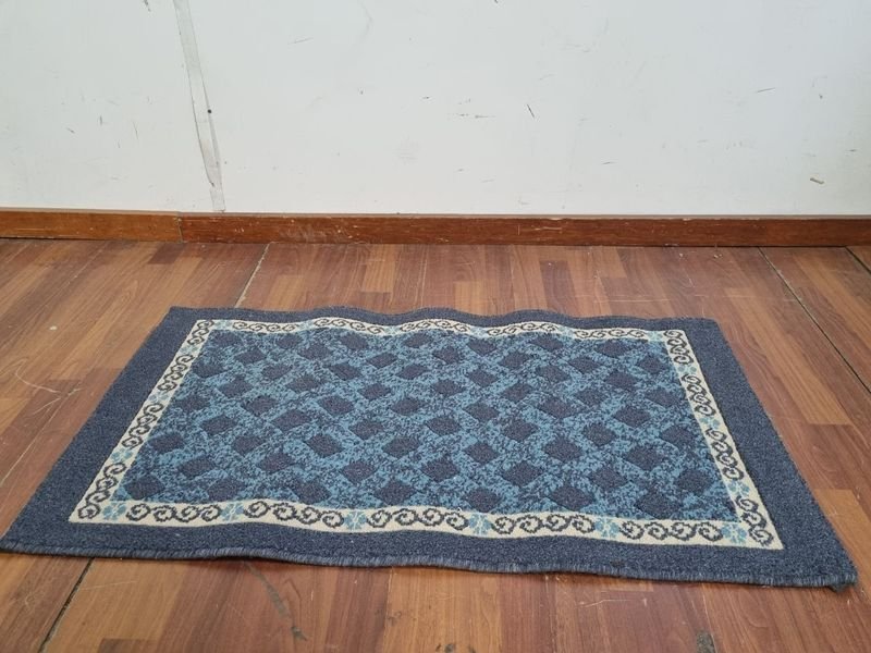Lote anterior: Alfombra Geométrica de Textil