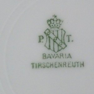 Plato Hondo de Porcelana Alemana Tirschenreuth con Diseño Floral Clásico - imagen 2