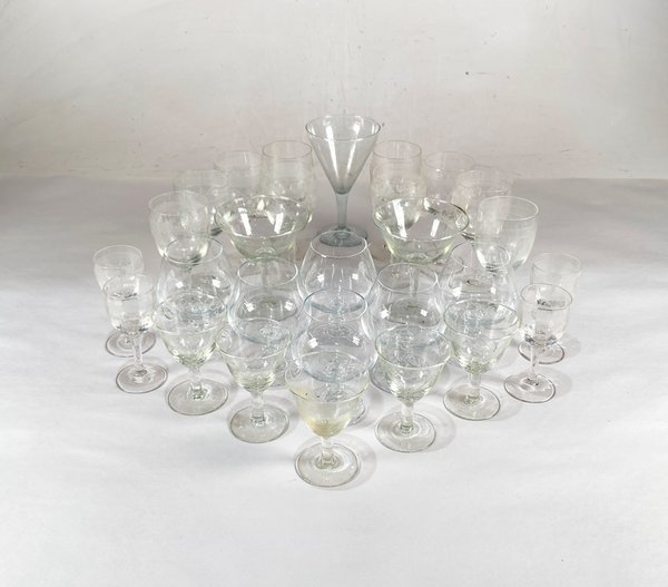 Variedad de Copas de Cristal Hialino con Grabados - imagen 1