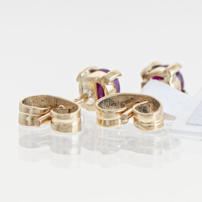 Pare de tornillos de oro 18k con rubíes - imagen 2
