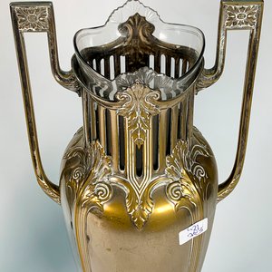 Par de Ánforas Art Nouveau Metálicas con Decoración de Ramas y Patas de Garra de León - imagen 3