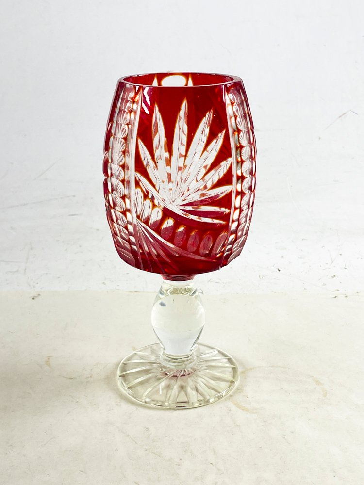 Copón de Cristal Tallado Rojo 23 cm con Detalles